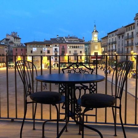 Apartaments Vicus 3 Con Vistas A La Plaza Mayor De Vic Esterno foto