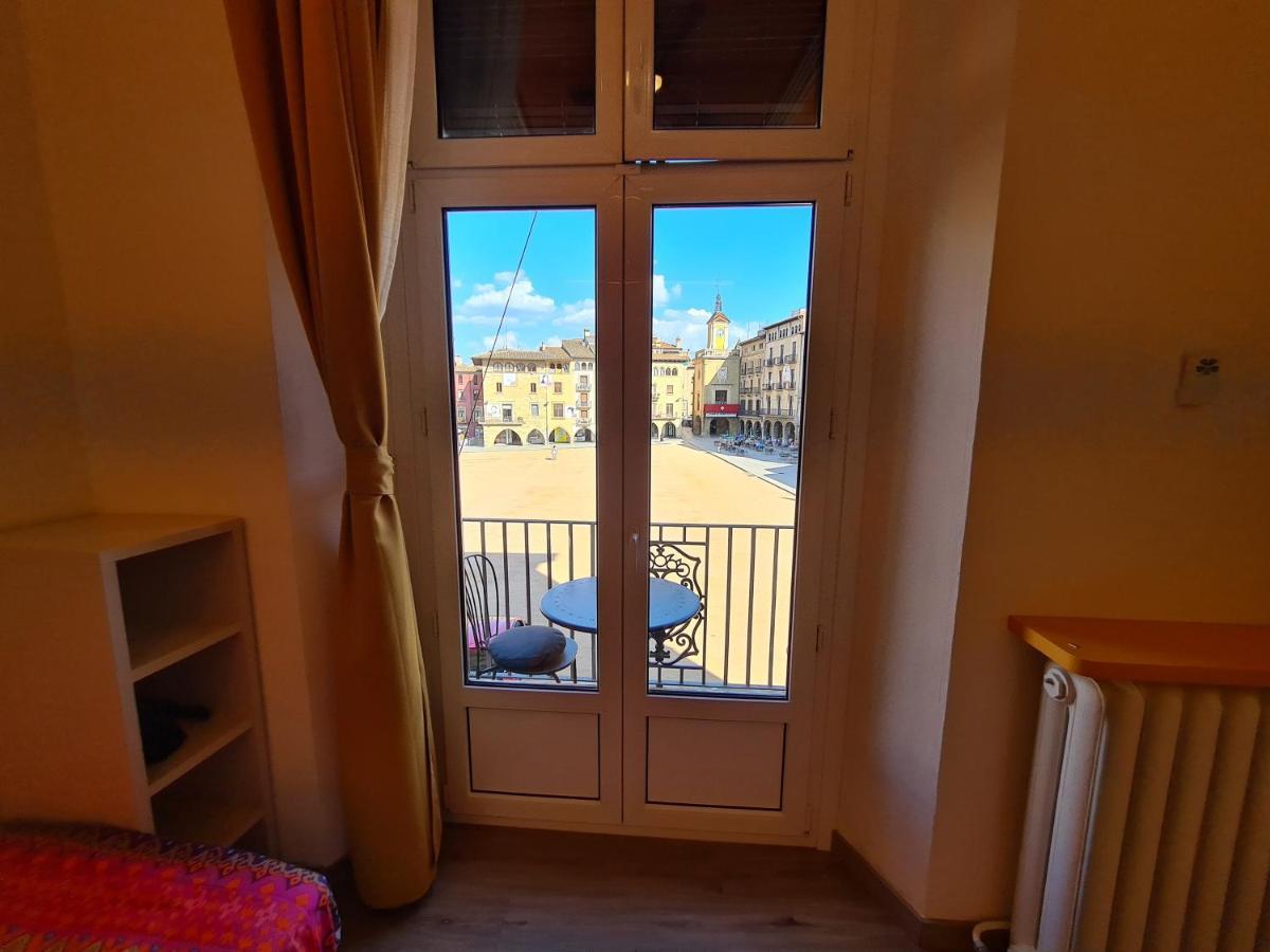 Apartaments Vicus 3 Con Vistas A La Plaza Mayor De Vic Esterno foto